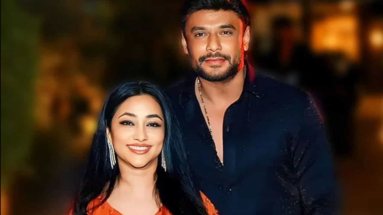 ನಟ ದರ್ಶನ್ ಮತ್ತು ಪತ್ನಿ ವಿಜಯಲಕ್ಷ್ಮಿಗೆ ಸಮನ್ಸ್ ಜಾರಿ ನಟ ದರ್ಶನ್ ಮತ್ತು ಪತ್ನಿ ವಿಜಯಲಕ್ಷ್ಮಿಗೆ ಸಮನ್ಸ್ ಜಾರಿ