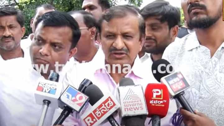 ಬಿಡದಿ ಬಳಿ ದಿವ್ಯಾಂಗ ಅಪ್ರಾಪ್ತೆಯೊಬ್ಬಳ ಅಸಹಜ ಸಾವು, ಕೊಲೆ ಎನ್ನುತ್ತಿರುವ ಕುಟುಂಬ, ಸಂಸದ ಮಂಜುನಾಥ್ ಭೇಟಿ ಬಿಡದಿ ಬಳಿ ದಿವ್ಯಾಂಗ ಅಪ್ರಾಪ್ತೆಯೊಬ್ಬಳ ಅಸಹಜ ಸಾವು, ಕೊಲೆ ಎನ್ನುತ್ತಿರುವ ಕುಟುಂಬ, ಸಂಸದ ಮಂಜುನಾಥ್ ಭೇಟಿ