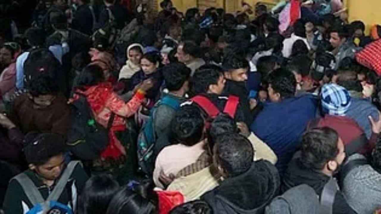 ಗೋವಾದ ಶಿರ್ಗಾಂವ್ ದೇವಸ್ಥಾನದಲ್ಲಿ ಕಾಲ್ತುಳಿತ: 7 ಜನ ದುರ್ಮರಣ, 30ಕ್ಕೂ ಹೆಚ್ಚು ಜನರಿಗೆ ಗಾಯ ಗೋವಾದ ಶಿರ್ಗಾಂವ್ ದೇವಸ್ಥಾನದಲ್ಲಿ ಕಾಲ್ತುಳಿತ: 7 ಜನ ದುರ್ಮರಣ, 30ಕ್ಕೂ ಹೆಚ್ಚು ಜನರಿಗೆ ಗಾಯ