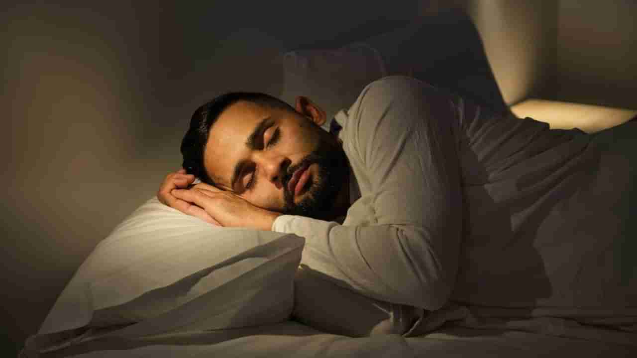 ಪ್ರತಿದಿನ ನೀವು ಮಾಡುವ ಈ 4 ತಪ್ಪುಗಳು ರಾತ್ರಿಯ ನಿದ್ರೆಗೆ ಭಂಗ ತರುತ್ತೆ