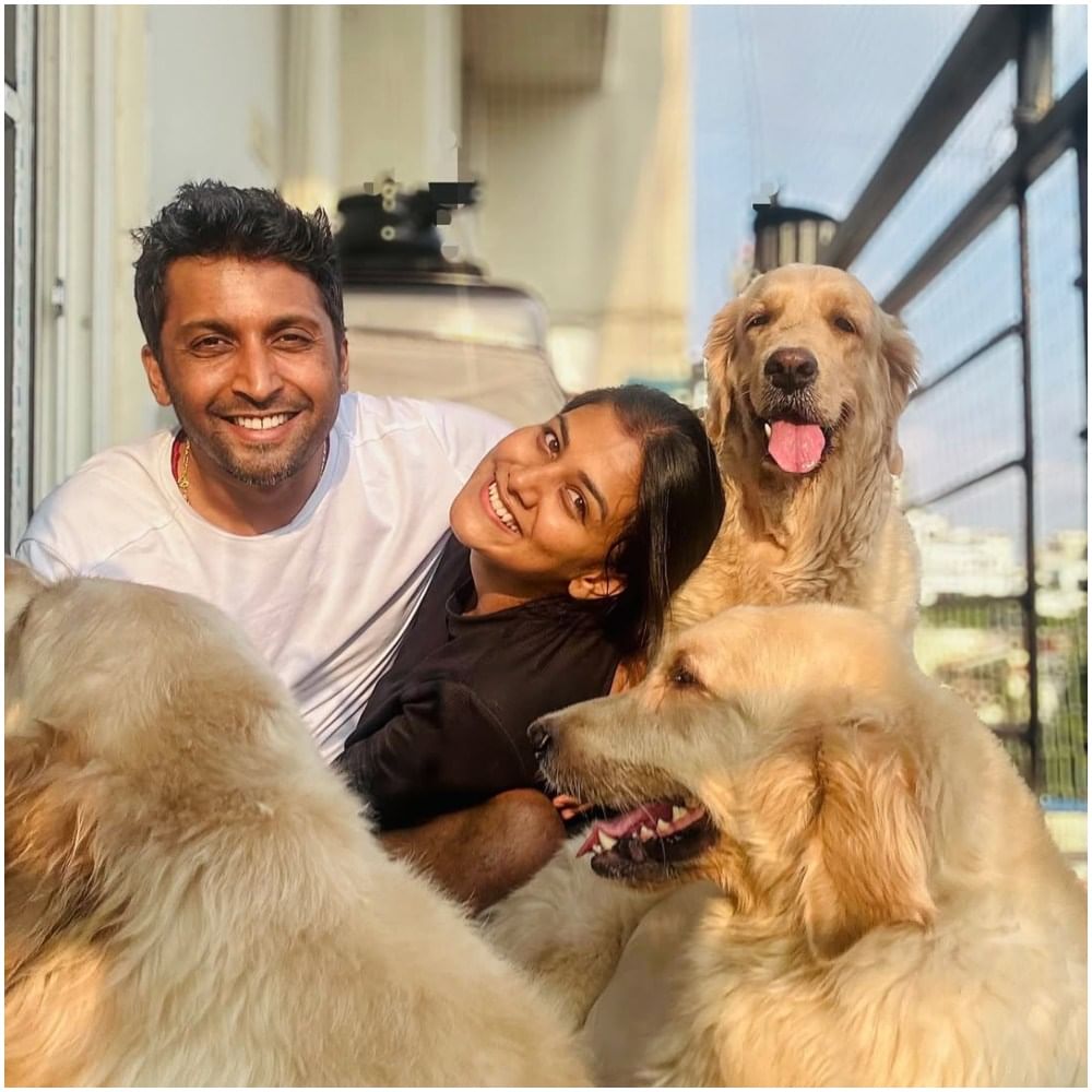ಗೌತಮಿ ಜಾಧವ್ ಅವರು 100 ದಿನಗಳಿಗೂ ಅಧಿಕ ಕಾಲ ಬಿಗ್ ಬಾಸ್ ಮನೆಯಲ್ಲಿ ಇದ್ದಾಗ ಅವರನ್ನು ಶ್ವಾನಗಳು ತುಂಬಾನೇ ಮಿಸ್ ಮಾಡಿಕೊಂಡಿದ್ದವು. ಈ ವಿಡಿಯೋಗಳನ್ನು ಬಿಗ್ ಬಾಸ್ ಮನೆಯಲ್ಲಿ ಪ್ಲೇ ಮಾಡಲಾಗಿತ್ತು.