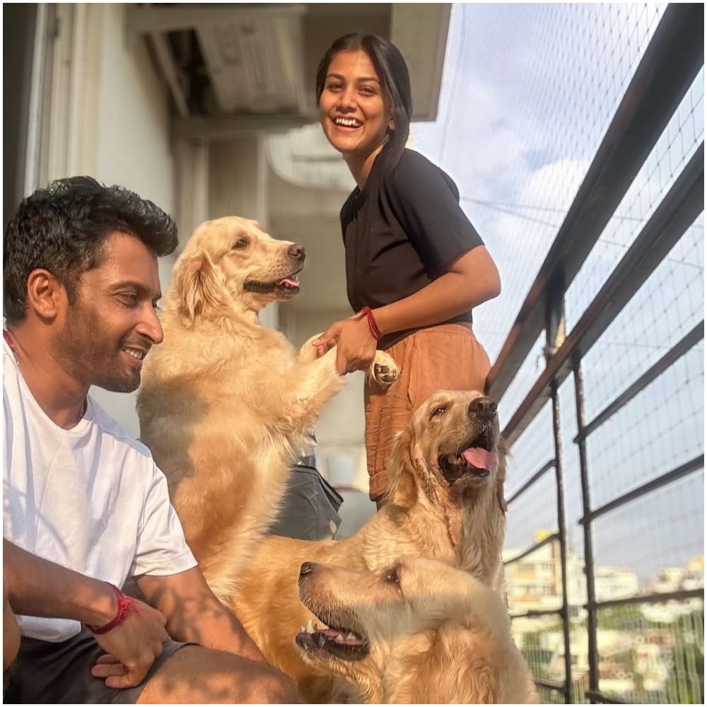 ಗೌತಮಿ ಜಾಧವ್ ಅವರು ಅಭಿಷೇಕ್ ಕಾಸರುಗೋಡು ಅವರನ್ನು ವಿವಾಹ ಆಗಿ ಹಾಯಾಗಿ ಸಂಸಾರ ನಡೆಸುತ್ತಿದ್ದಾರೆ. ಅವರ ಕುಟುಂಬದಲ್ಲಿ ಇನ್ನೂ ಮೂರು ಸದಸ್ಯರಿದ್ದಾರೆ. ಅದು ಅವರು ಸಾಕಿದ ಶ್ವಾನಗಳು. ಇವುಗಳನ್ನು ಗೌತಮಿ ಅವರು ತುಂಬಾನೇ ಪ್ರೀತಿಸುತ್ತಾರೆ.