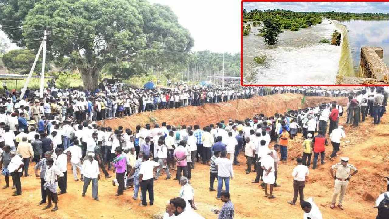 ಉಗ್ರ ಹೋರಾಟ ನಡೆಸುತ್ತಿರುವ ರೈತ ಪರ ಸಂಘಟನೆ ಹಾಗೂ ಬಿಜೆಪಿ ನಾಯಕರು ಹೇಮಾವತಿ ಎಕ್ಸ್‌ಪ್ರೆಸ್ ಲಿಂಕ್ ಕೆನಾಲ್ ಕಾಮಗಾರಿಗೆ ಮುತ್ತಿಗೆ ಹಾಕಲು ಮುಂದಾದರು. ಕಾಮಗಾರಿ ಸಲಕರಣೆಗಳನ್ನ ಕೆನಾಲ್ ಒಳಗೆ ಎಸೆದು ಆಕ್ರೋಶ‌ ವ್ಯಕ್ತಪಡಿಸಿದ್ದು, ಕೆನಾಲ್ ಕಾಮಗಾರಿಗೆ ತಾತ್ಕಾಲಿಕವಾಗಿ ಬ್ರೇಕ್ ಹಾಕಲಾಗಿದೆ. ಸಾವಿರಾರು ಸಂಖ್ಯೆಯಲ್ಲಿ ರೈತರು ನೆರೆದಿರುವುದರಿಂದ ಸ್ಥಳದಲ್ಲಿ ಬಿಗಿ ಬಂದೋಬಸ್ತ್ ಕೈಗೊಳ್ಳಲಾಗಿದೆ.