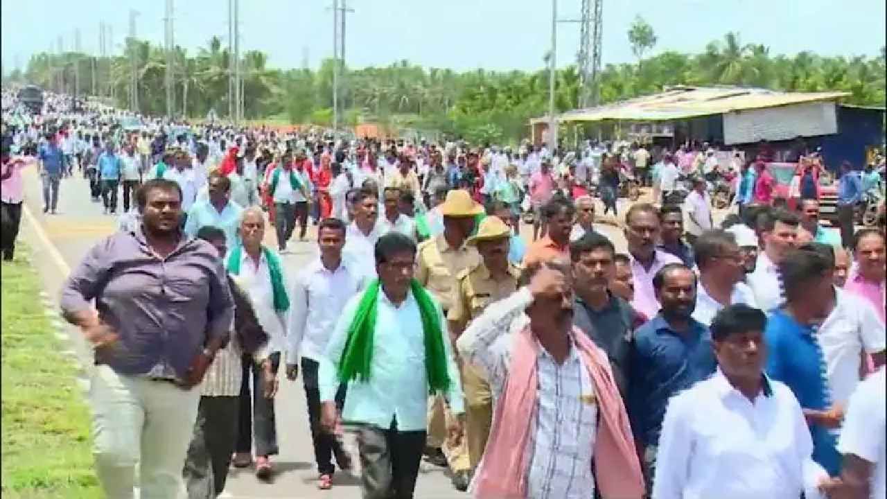 ಗುಬ್ಬಿ, ಕುಣಿಗಲ್ ತಾಲ್ಲೂಕಿನಿಂದ ನೈಸರ್ಗಿಕವಾಗಿ ನಾಲೆಗಳ ಮೂಲಕವೇ ಮಾಗಡಿಗೆ ನೀರು ಹರಿಸಿ. ಅದನ್ನ ಬಿಟ್ಟು ದೊಡ್ಡ ಸ್ಟೀಲ್ ಪೈಪ್ ಬಳಸಿ ಕುಣಿಗಲ್ ಮೂಲಕ ಮಾಗಡಿಗೆ ನೀರು ಹರಿಸುವುದು ಬೇಡ. ಇದರಿಂದ ಎಕ್ಸ್‌ಪ್ರೆಸ್ ಲಿಂಕ್ ಕೆನಾಲ್‌ನಿಂದ ತುಮಕೂರು ಜಿಲ್ಲೆಗೆ ಹೇಮಾವತಿ ನೀರು ಸಿಗದಂತೆ ಆಗುತ್ತೆ ಎಂಬುದು ತುಮಕೂರು ರೈತರ ಆತಂಕ .