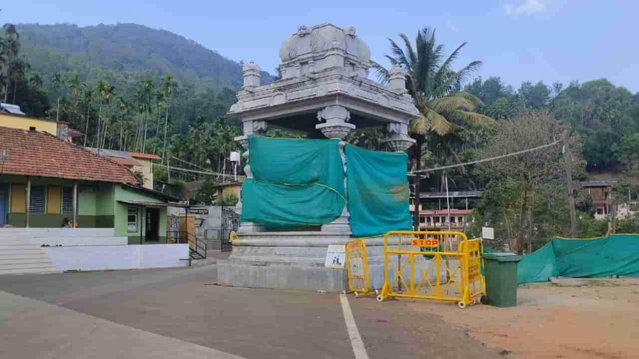 ರಸ್ತೆ ಮಧ್ಯೆ ಗೋಪುರ ನಿರ್ಮಿಸಿ ಓಡಾಟಕ್ಕೆ ತಡೆ: ಅನ್ನಪೂರ್ಣೇಶ್ವರಿ ದೇವಾಲಯದ ಆಡಳಿತ ಮಂಡಳಿ ನಡೆಗೆ ಬೇಸರ, ರಾಜ್ಯಪಾಲರಿಗೆ ಪತ್ರ