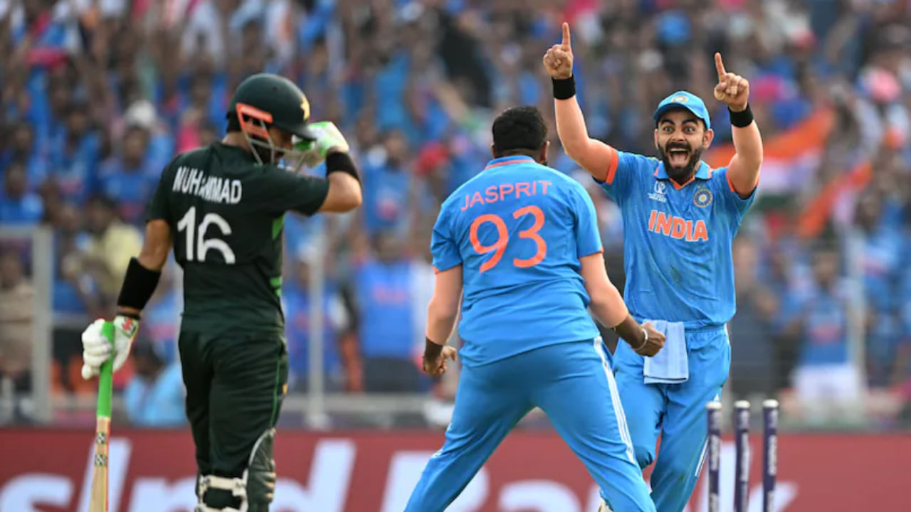 ICC: ಬ್ಯಾಟ್ಸ್ಮನ್ಗಳ ಅಬ್ಬರಕ್ಕೆ ಬ್ರೇಕ್; ಬೌಲರ್ಗಳ ಬೆನ್ನಿಗೆ ನಿಂತ ಐಸಿಸಿ ICC: ಬ್ಯಾಟ್ಸ್ಮನ್ಗಳ ಅಬ್ಬರಕ್ಕೆ ಬ್ರೇಕ್; ಬೌಲರ್ಗಳ ಬೆನ್ನಿಗೆ ನಿಂತ ಐಸಿಸಿ