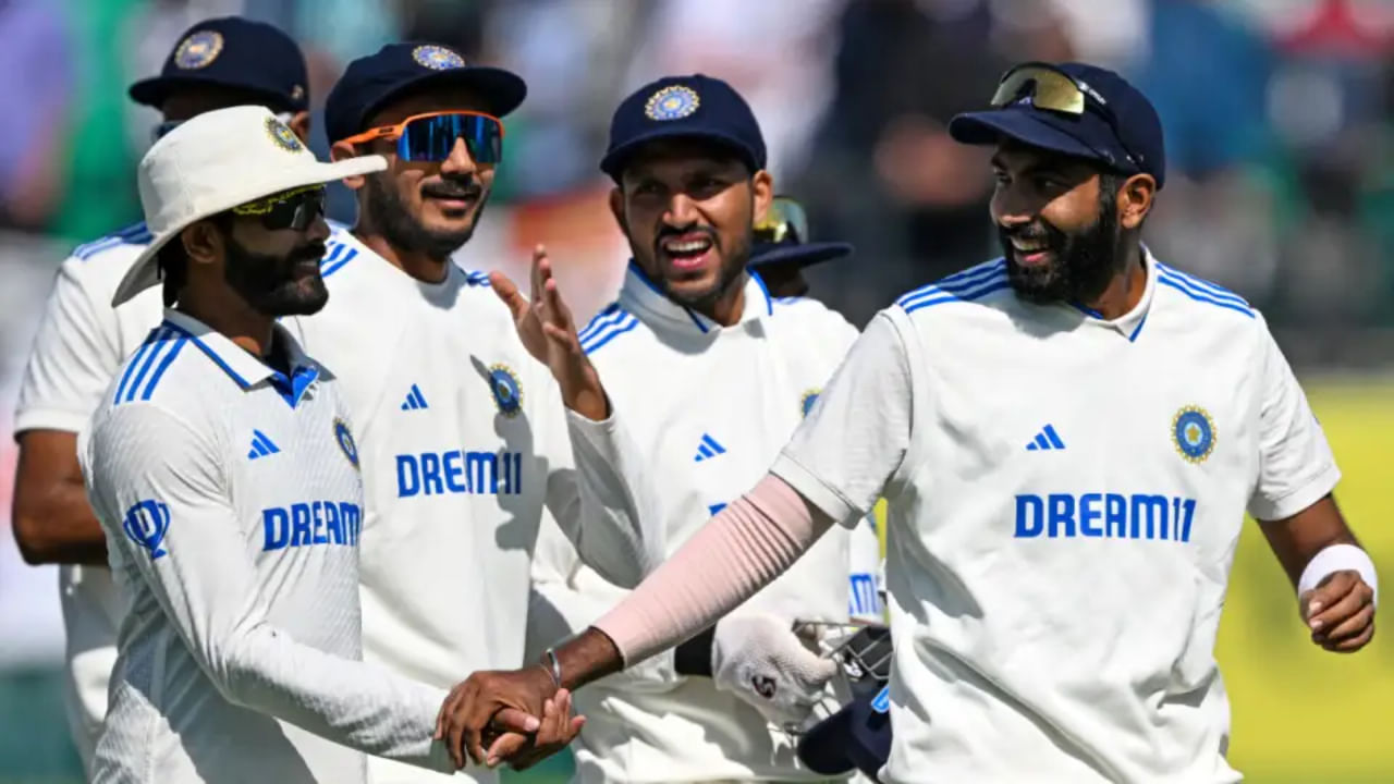 ಟೀಂ ಇಂಡಿಯಾ ಮೊದಲು ಇಂಗ್ಲೆಂಡ್ ಪ್ರವಾಸ ಮಾಡಲಿದ್ದು, ಈ ಪ್ರವಾಸವು ಜೂನ್ 20 ರಿಂದ ಪ್ರಾರಂಭವಾಗಿ ಆಗಸ್ಟ್ 4 ರವರೆಗೆ ನಡೆಯಲಿದೆ. ಈ ಅವಧಿಯಲ್ಲಿ, ಎರಡೂ ತಂಡಗಳ ನಡುವೆ ಒಟ್ಟು 5 ಟೆಸ್ಟ್ ಪಂದ್ಯಗಳು ನಡೆಯಲಿವೆ.