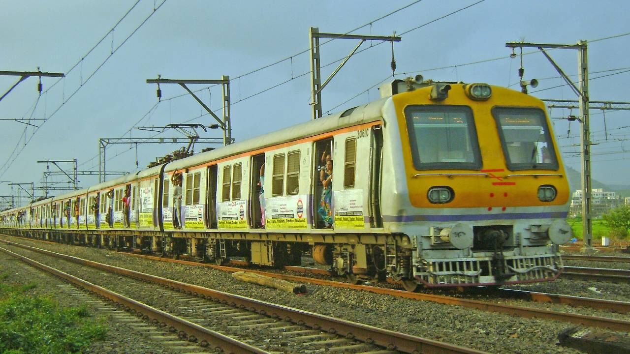 ಕಾದಂಬರಿಯ ಹೆಸರಿಟ್ಟ ಇನ್ನೊಂದು ರೈಲು ಯಾವುದೆಂದರೆ ಅರಣ್ಯಕ್ ಎಕ್ಸ್ಪ್ರೆಸ್. ರೈಲಿಗೆ ಪ್ರಸಿದ್ಧ ಬಂಗಾಳಿ ಕಾದಂಬರಿ ಅರಣ್ಯಕ್ ಹೆಸರಿಡಲಾಗಿದೆ. ಇದು ಪಶ್ಚಿಮ ಬಂಗಾಳದ ಶಾಲಿಮಾರ್ ಮತ್ತು ಭೋಜುದಿಹ್ ಜಂಕ್ಷನ್ ನಡುವೆ ಚಲಿಸುತ್ತದೆ. ಇದು ನಾಲ್ಕೂವರೆ ಗಂಟೆಗಳಲ್ಲಿ 281 ಕಿ.ಮೀ ಪ್ರಯಾಣವನ್ನು ಕ್ರಮಿಸುತ್ತದೆ.