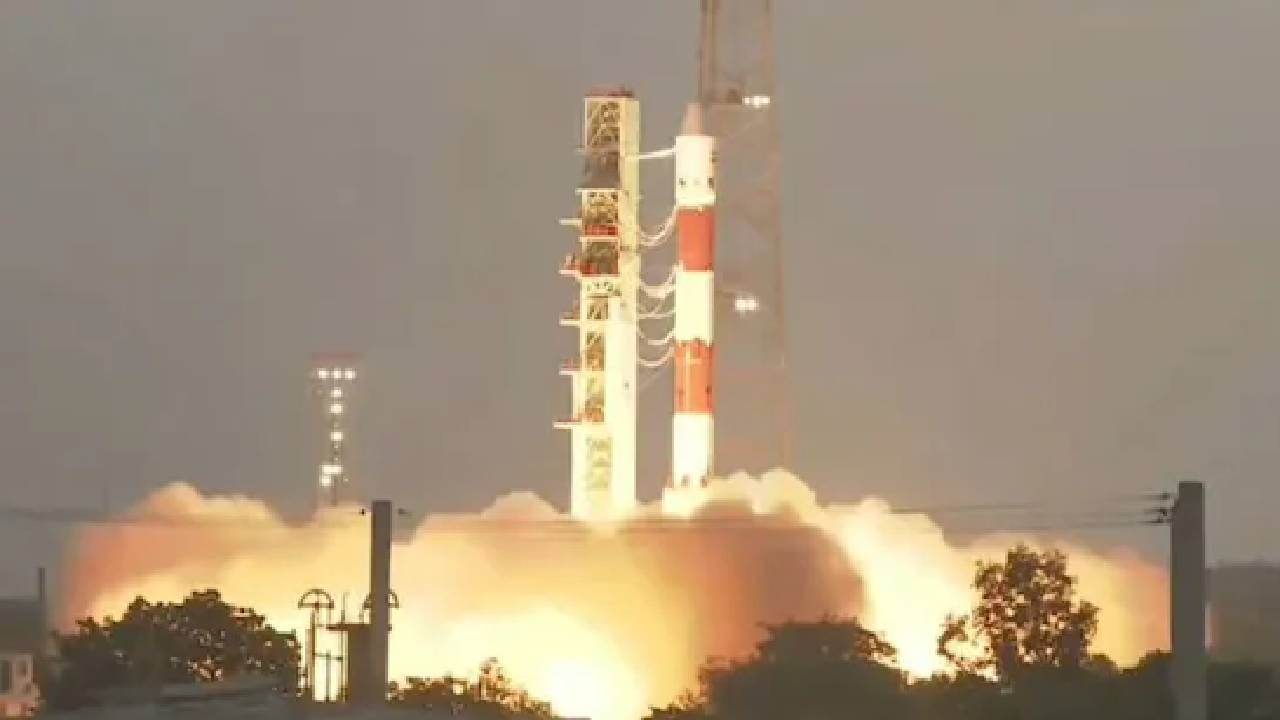 PSLVC61 EOS-09 Satellite: ಇಸ್ರೋದ 101ನೇ ಉಪಗ್ರಹ ಉಡಾವಣೆ ವಿಫಲ, ಎದುರಾಯ್ತು ತಾಂತ್ರಿಕ ದೋಷ PSLVC61 EOS-09 Satellite: ಇಸ್ರೋದ 101ನೇ ಉಪಗ್ರಹ ಉಡಾವಣೆ ವಿಫಲ, ಎದುರಾಯ್ತು ತಾಂತ್ರಿಕ ದೋಷ