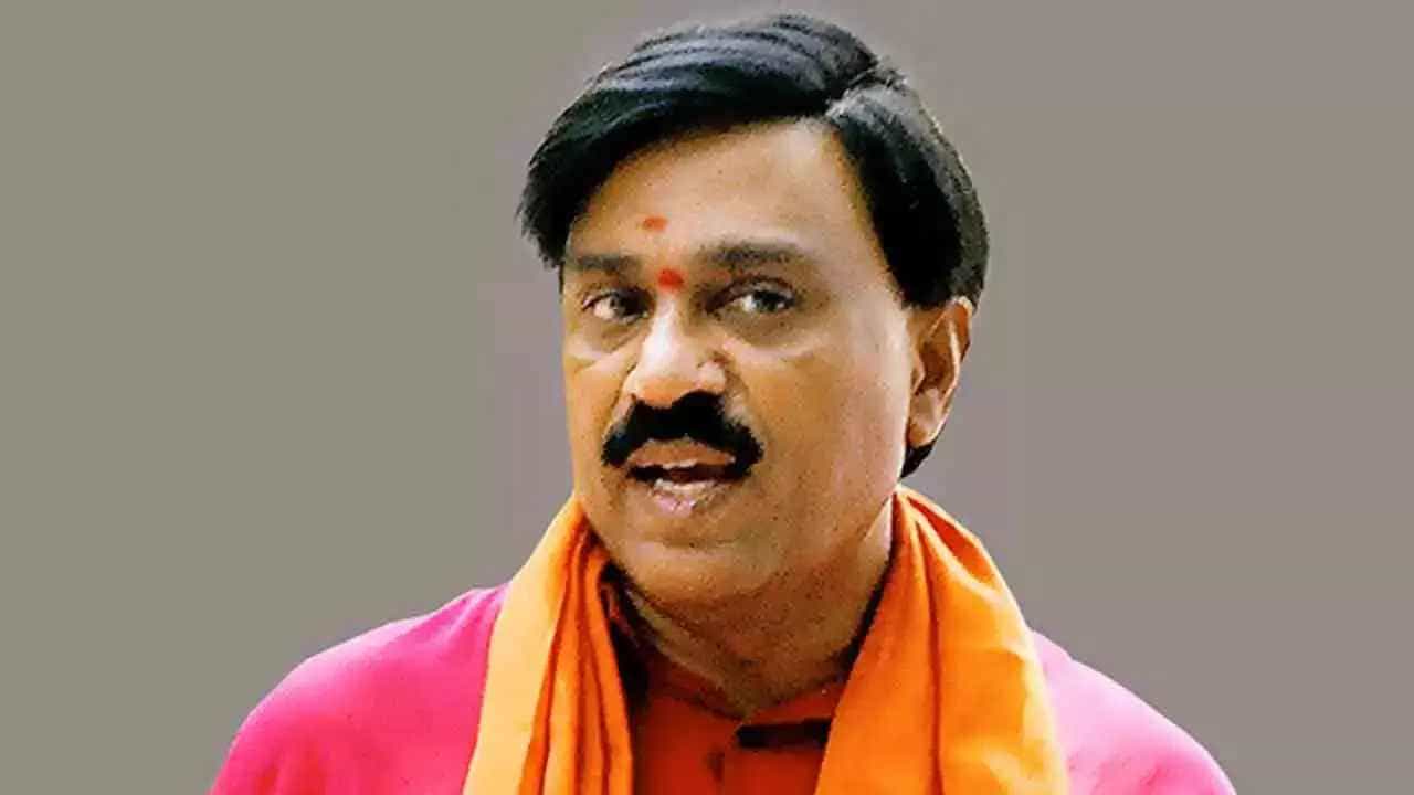 ಅಂಗಲಾಚಿದರೂ ಕೇಳದ ಕೋರ್ಟ್: ಜನಾರ್ದನ ರೆಡ್ಡಿಗೆ ಮತ್ತೆ ಜೈಲು ಫಿಕ್ಸ್, ಶಾಸಕ ಸ್ಥಾನಕ್ಕೂ ಕುತ್ತು! ಅಂಗಲಾಚಿದರೂ ಕೇಳದ ಕೋರ್ಟ್: ಜನಾರ್ದನ ರೆಡ್ಡಿಗೆ ಮತ್ತೆ ಜೈಲು ಫಿಕ್ಸ್, ಶಾಸಕ ಸ್ಥಾನಕ್ಕೂ ಕುತ್ತು!