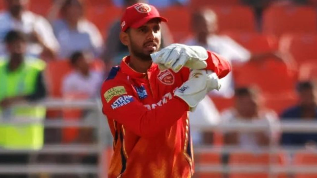 16- ಜಿತೇಶ್ ಶರ್ಮಾ: ಸ್ಯಾಮ್ ಕರನ್ ಗಾಯಗೊಂಡ ಕಾರಣ ಐಪಿಎಲ್ 2024 ರಲ್ಲಿ ಪಂಜಾಬ್ ಕಿಂಗ್ಸ್ ತಂಡದ ನಾಯಕರಾಗಿ ಜಿತೇಶ್ ಶರ್ಮಾ ಕೂಡ ಕಾಣಿಸಿಕೊಂಡಿದ್ದರು. ಈ ಪಂದ್ಯದಲ್ಲಿ ಪಂಜಾಬ್ ಕಿಂಗ್ಸ್ ಸೋಲನುಭವಿಸಿತ್ತು.