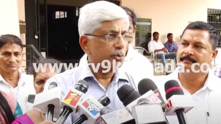 ಪಹಲ್ಗಾಮ್ ದಾಳಿಯಲ್ಲಿ ತಮ್ಮವರನ್ನು ಕಳೆದುಕೊಂಡಿರುವ ಜನರ ಮಾತನ್ನು ಯಾರೂ ಟೀಕಿಸಬಾರದು: ಜಯಪ್ರಕಾಶ್ ಹೆಗ್ಡೆ ಪಹಲ್ಗಾಮ್ ದಾಳಿಯಲ್ಲಿ ತಮ್ಮವರನ್ನು ಕಳೆದುಕೊಂಡಿರುವ ಜನರ ಮಾತನ್ನು ಯಾರೂ ಟೀಕಿಸಬಾರದು: ಜಯಪ್ರಕಾಶ್ ಹೆಗ್ಡೆ