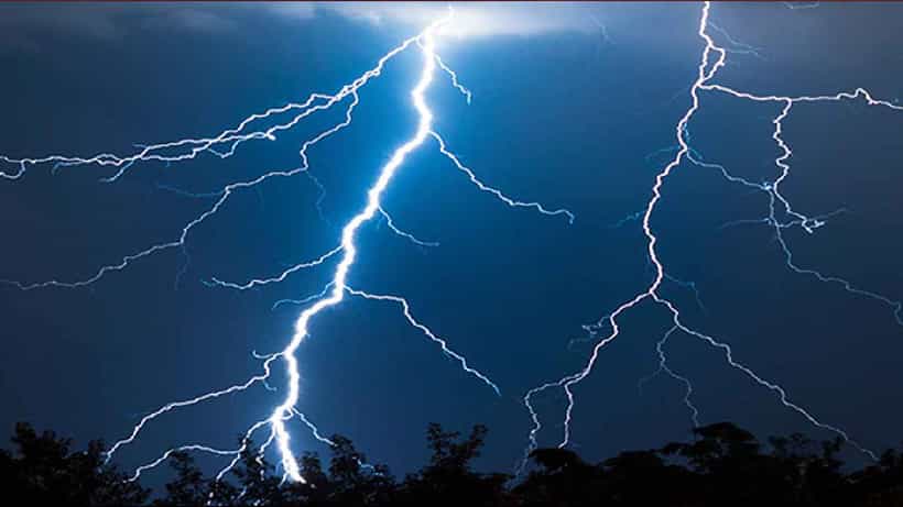 ಕರ್ನಾಟಕದಲ್ಲಿಂದು ಸಿಡಿಲಿಗೆ ಐವರು ಸಾವು: ಈ ಸಿಡಿಲಿನಿಂದ ತಪ್ಪಿಸಿಕೊಳ್ಳಲು ಏನ್ಮಾಡ್ಬೇಕು? ಇಲ್ಲಿದೆ