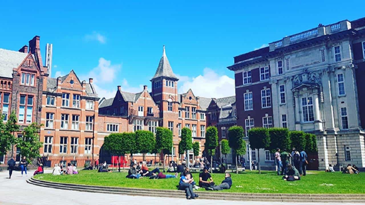 Liverpool University: ಇನ್ಮುಂದೆ ಉನ್ನತ ವ್ಯಾಸಂಗಕ್ಕಾಗಿ ವಿದೇಶಕ್ಕೆ ಹೋಗಬೇಕಿಲ್ಲ, ಬೆಂಗಳೂರಿನಲ್ಲೇ ಯುಕೆಯ ಪ್ರತಿಷ್ಠಿತ ಲಿವರ್ಪೂಲ್ ವಿದ್ಯಾಸಂಸ್ಥೆ ಪ್ರಾರಂಭ Liverpool University: ಇನ್ಮುಂದೆ ಉನ್ನತ ವ್ಯಾಸಂಗಕ್ಕಾಗಿ ವಿದೇಶಕ್ಕೆ ಹೋಗಬೇಕಿಲ್ಲ, ಬೆಂಗಳೂರಿನಲ್ಲೇ ಯುಕೆಯ ಪ್ರತಿಷ್ಠಿತ ಲಿವರ್ಪೂಲ್ ವಿದ್ಯಾಸಂಸ್ಥೆ ಪ್ರಾರಂಭ
