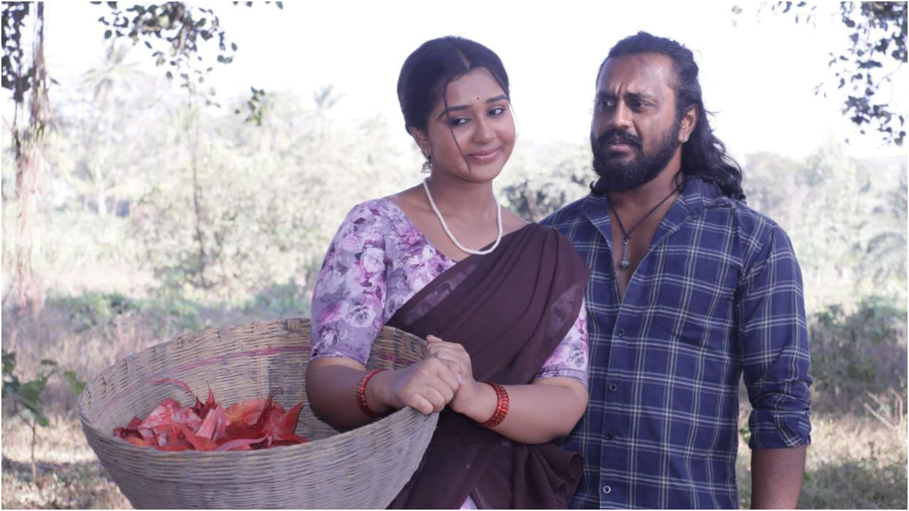 ಯೋಗರಾಜ್ ಸಿನಿಮಾಸ್ ಮತ್ತು ಪರ್ಲ್ ಸಿನಿ ಕ್ರಿಯೇಷನ್ಸ್ ನಿರ್ಮಾಣ ಮಾಡಿರುವ ‘ಕುಲದಲ್ಲಿ ಕೀಳ್ಯಾವುದೋ’ ಚಿತ್ರಕ್ಕೆ ಕೆ. ರಾಮ್ ನಾರಾಯಣ್ ಅವರು ನಿರ್ದೇಶನ ಮಾಡಿದ್ದಾರೆ. ಮಡೆನೂರ್ ಮನು ಮತ್ತು ಮೌನ ಗುಡ್ಡೆಮನೆ ಜೋಡಿಯಾಗಿ ನಟಿಸಿದ್ದಾರೆ.