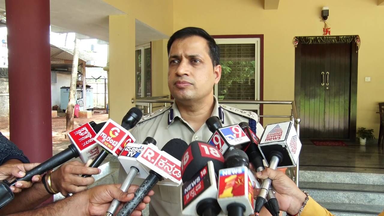 ಮಂಗಳೂರು ಗುಂಪು ಹತ್ಯೆ ಪ್ರಕರಣಕ್ಕೆ ಬಿಗ್ ಟ್ವಿಸ್ಟ್: ಸ್ಫೋಟಕ ಅಂಶ ಬಿಚ್ಚಿಟ್ಟ ಕಮಿಷನರ್ ಮಂಗಳೂರು ಗುಂಪು ಹತ್ಯೆ ಪ್ರಕರಣಕ್ಕೆ ಬಿಗ್ ಟ್ವಿಸ್ಟ್: ಸ್ಫೋಟಕ ಅಂಶ ಬಿಚ್ಚಿಟ್ಟ ಕಮಿಷನರ್