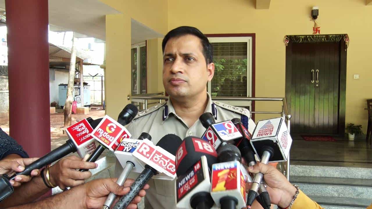 ಮಂಗಳೂರು ಗುಂಪು ಹತ್ಯೆ ಪ್ರಕರಣಕ್ಕೆ ಬಿಗ್ ಟ್ವಿಸ್ಟ್: ಸ್ಫೋಟಕ ಅಂಶ ಬಿಚ್ಚಿಟ್ಟ ಕಮಿಷನರ್ ಮಂಗಳೂರು ಗುಂಪು ಹತ್ಯೆ ಪ್ರಕರಣಕ್ಕೆ ಬಿಗ್ ಟ್ವಿಸ್ಟ್: ಸ್ಫೋಟಕ ಅಂಶ ಬಿಚ್ಚಿಟ್ಟ ಕಮಿಷನರ್