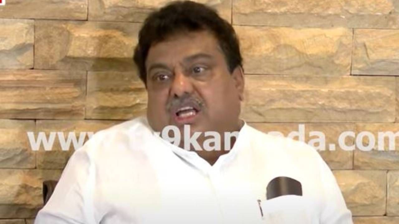 ಎಲ್ಲ ಧರ್ಮಗಳನ್ನು ಸಮಾನವಾಗಿ ಕಾಣುವ ಕಾಂಗ್ರೆಸ್ನಲ್ಲಿ ಯತ್ನಾಳ್ರನ್ನು ಸೇರಿಸಿಕೊಳ್ಳೋದು ದುಸ್ಸಾಧ್ಯ: ಎಂಬಿ ಪಾಟೀಲ್ ಎಲ್ಲ ಧರ್ಮಗಳನ್ನು ಸಮಾನವಾಗಿ ಕಾಣುವ ಕಾಂಗ್ರೆಸ್ನಲ್ಲಿ ಯತ್ನಾಳ್ರನ್ನು ಸೇರಿಸಿಕೊಳ್ಳೋದು ದುಸ್ಸಾಧ್ಯ: ಎಂಬಿ ಪಾಟೀಲ್