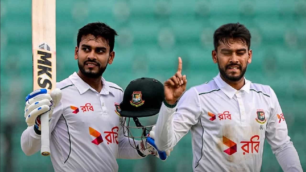 ಟೆಸ್ಟ್ ಕ್ರಿಕೆಟ್ನಲ್ಲಿ ಹೊಸ ವಿಶ್ವ ದಾಖಲೆ ನಿರ್ಮಾಣವಾಗಿದೆ. ಈ ದಾಖಲೆ ಬರೆದವರು ಬಾಂಗ್ಲಾದೇಶ್ ತಂಡದ ಯುವ ಆಲ್ರೌಂಡರ್ ಮೆಹಿದಿ ಹಸನ್ ಮಿರಾಝ್. ಚಟ್ಟೋಗ್ರಾಮ್ನಲ್ಲಿ ನಡೆಯುತ್ತಿರುವ ಝಿಂಬಾಬ್ವೆ ವಿರುದ್ಧದ 2ನೇ ಟೆಸ್ಟ್ ಪಂದ್ಯದಲ್ಲಿ ಆಲ್ರೌಂಡರ್ ಪ್ರದರ್ಶನ ನೀಡುವ ಮೂಲಕ ಮಿರಾಝ್ ಈ ವಿಶೇಷ ದಾಖಲೆ ನಿರ್ಮಿಸಿದ್ದಾರೆ.