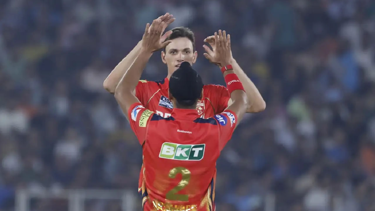 ಈ ಬಾರಿಯ ಐಪಿಎಲ್ನಲ್ಲಿ ಪಂಜಾಬ್ ಕಿಂಗ್ಸ್ ಪರ 14 ಪಂದ್ಯಗಳನ್ನಾಡಿರುವ ಯಾನ್ಸೆನ್ ಒಟ್ಟು 283 ಎಸೆತಗಳನ್ನು ಎಸೆದಿದ್ದಾರೆ. ಈ ವೇಳೆ 434 ರನ್ ನೀಡುವ ಮೂಲಕ ಒಟ್ಟು 16 ವಿಕೆಟ್ಗಳನ್ನು ಕಬಳಿಸಿದ್ದಾರೆ. ಹಾಗೆಯೇ ಬ್ಯಾಟಿಂಗ್ನಲ್ಲೂ 75 ರನ್ಗಳ ಕೊಡುಗೆ ನೀಡಿದ್ದಾರೆ.