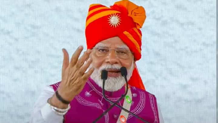 ಆಪರೇಷನ್ ಸಿಂಧೂರದ ಬಳಿಕ ಗುಜರಾತಿಗೆ ಮೋದಿ ಮೊದಲ ಭೇಟಿ; ವಿಶೇಷ ಕ್ಷಣಗಳ ಹೈಲೈಟ್ಸ್ ಇಲ್ಲಿದೆ ಆಪರೇಷನ್ ಸಿಂಧೂರದ ಬಳಿಕ ಗುಜರಾತಿಗೆ ಮೋದಿ ಮೊದಲ ಭೇಟಿ; ವಿಶೇಷ ಕ್ಷಣಗಳ ಹೈಲೈಟ್ಸ್ ಇಲ್ಲಿದೆ