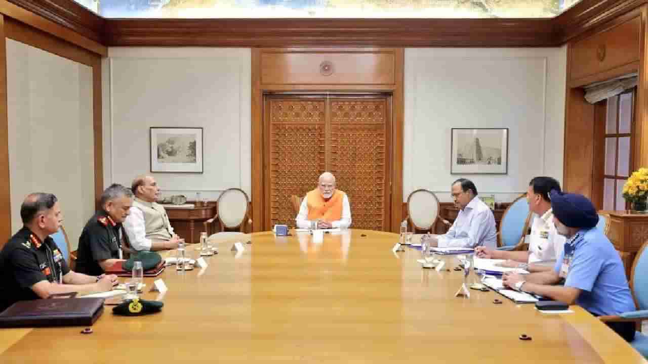 Narendra Modi: 3 ಸೇನಾ ಮುಖ್ಯಸ್ಥರೊಂದಿಗೆ ಮೋದಿ ಮಹತ್ವದ ಸಭೆ: ಪಾಕಿಸ್ತಾನಕ್ಕೆ ಕಾದಿದ್ಯಾ ಶಾಸ್ತಿ..?