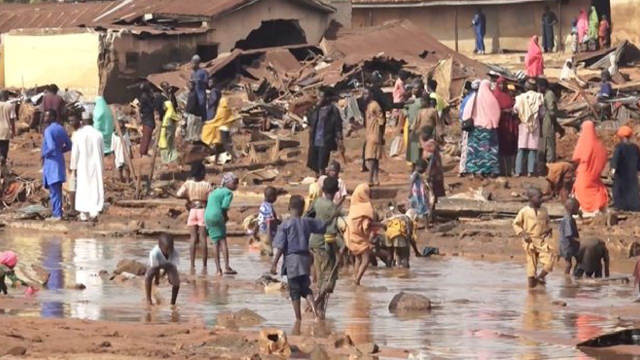 ನೈಜೀರಿಯಾದ ಮೊಕ್ವಾ ನಗರದಲ್ಲಿ ಡ್ಯಾಂ ಕುಸಿದು ಭಾರೀ ಪ್ರವಾಹ; 111 ಜನ ಸಾವು