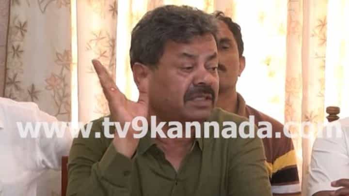 ಯಡಿಯೂರಪ್ಪನವರ ಕಾಲಿನ ಧೂಳಿಗೂ ಬಸನಗೌಡ ಯತ್ನಾಳ್ ಸಮನಲ್ಲ: ಎಂಪಿ ರೇಣುಕಾಚಾರ್ಯ ಯಡಿಯೂರಪ್ಪನವರ ಕಾಲಿನ ಧೂಳಿಗೂ ಬಸನಗೌಡ ಯತ್ನಾಳ್ ಸಮನಲ್ಲ: ಎಂಪಿ ರೇಣುಕಾಚಾರ್ಯ
