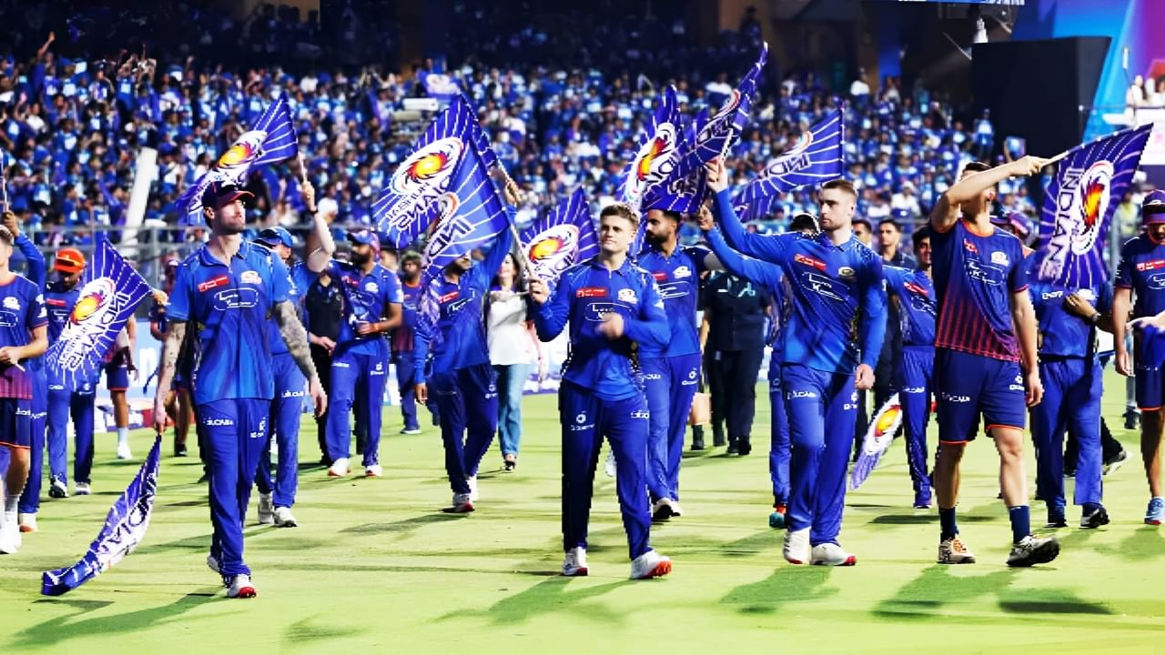 IPL 2025: ಇಂಡಿಯನ್ ಪ್ರೀಮಿಯರ್ ಲೀಗ್​ ಸೀಸನ್​-18ರ ಪ್ಲೇಆಫ್ ಹೊಸ್ತಿಲಲ್ಲಿರುವ ಮುಂಬೈ ಇಂಡಿಯನ್ಸ್ ತಂಡದಿಂದ ಮೂವರು ಆಟಗಾರರು ಹೊರಗುಳಿಯುವುದು ಖಚಿತವಾಗಿದೆ. ಈ ಮೂವರ ಹೊರಗುಳಿಯುವಿಕೆ ಖಚಿತವಾಗುತ್ತಿದ್ದಂತೆ, ಮುಂಬೈ ಫ್ರಾಂಚೈಸಿ ಬದಲಿಯಾಗಿ  ಮೂವರು ಆಟಗಾರರನ್ನು ಆಯ್ಕೆ ಮಾಡಿಕೊಂಡಿದೆ.