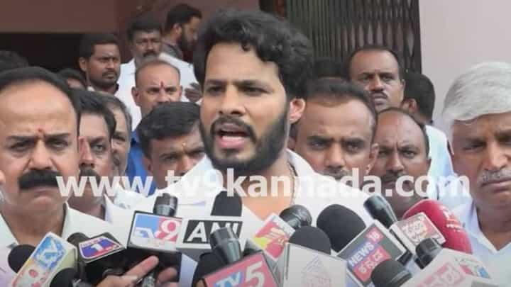 ಶಿವಕುಮಾರ್ ರಾಜಕೀಯ ಹೇಳಿಕೆಗಳಿಗೆ ಹೆಚ್ಚಿನ ಮಹತ್ವ ನೀಡುವ ಅಗತ್ಯವಿಲ್ಲ: ನಿಖಿಲ್ ಕುಮಾರಸ್ವಾಮಿ ಶಿವಕುಮಾರ್ ರಾಜಕೀಯ ಹೇಳಿಕೆಗಳಿಗೆ ಹೆಚ್ಚಿನ ಮಹತ್ವ ನೀಡುವ ಅಗತ್ಯವಿಲ್ಲ: ನಿಖಿಲ್ ಕುಮಾರಸ್ವಾಮಿ