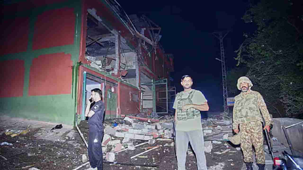 Operation Sindoor: 1971ರ ಯುದ್ಧದ ಬಳಿಕ ಮೊದಲ ಬಾರಿಗೆ ಭಾರತದ ಎಲ್ಲಾ 3 ಪಡೆಗಳಿಂದ ಪಾಕ್​ ಮೇಲೆ ದಾಳಿ