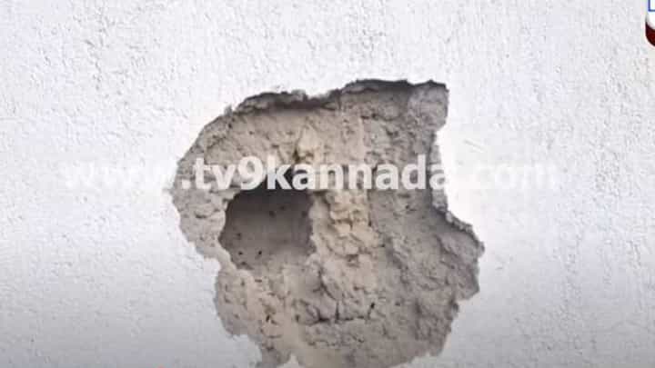 Operation Sindoor: ಭಾರತ ಉಗ್ರರ ನೆಲೆಗಳ ದಾಳ ಮಾಡಿದರೆ ಪೂಂಚ್ ಭಾಗದಲ್ಲಿ ಪಾಕಿಸ್ತಾನ ಸೇನೆಯಿಂದ ನಾಗರಿಕ ನೆಲೆಗಳ ಮೇಲೆ ದಾಳಿ Operation Sindoor: ಭಾರತ ಉಗ್ರರ ನೆಲೆಗಳ ದಾಳ ಮಾಡಿದರೆ ಪೂಂಚ್ ಭಾಗದಲ್ಲಿ ಪಾಕಿಸ್ತಾನ ಸೇನೆಯಿಂದ ನಾಗರಿಕ ನೆಲೆಗಳ ಮೇಲೆ ದಾಳಿ