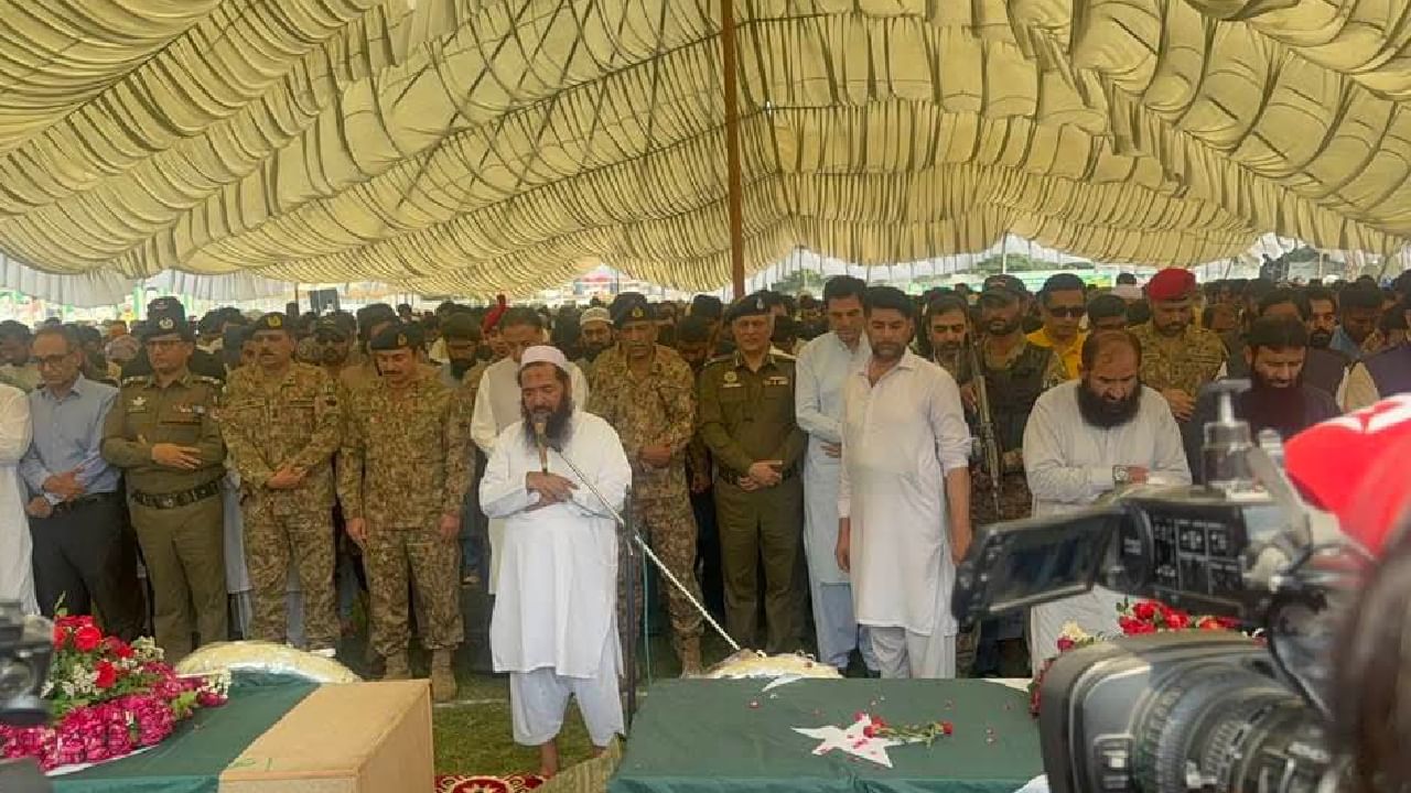 ಭಾರತದ ದಾಳಿಗೆ ಬಲಿಯಾದ ಉಗ್ರರಿಗೆ ಪಾಕಿಸ್ತಾನದ ಧ್ವಜ ಹೊದಿಸಿ ಅಂತ್ಯಕ್ರಿಯೆ; ಪಾಕ್ ವಿರುದ್ಧ ಮತ್ತೆ ಆಕ್ರೋಶ