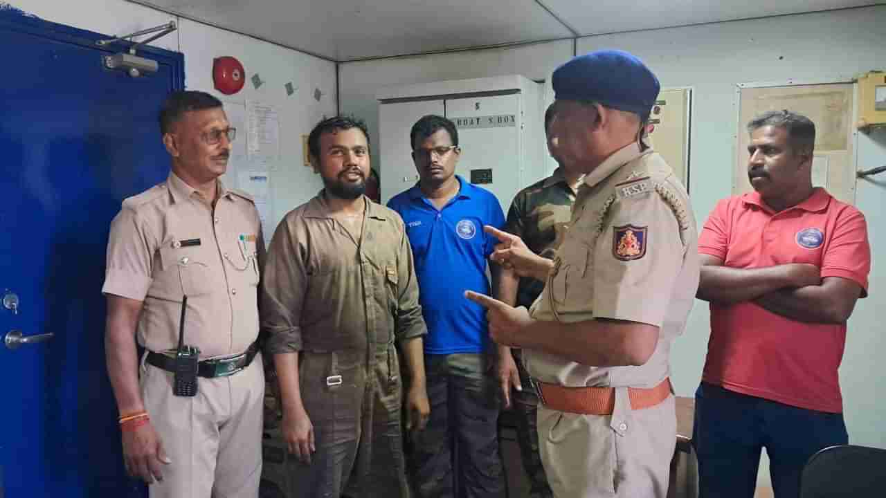 ಸರಕು ಹಡಗಿನಲ್ಲಿ ಕಾರವಾರಕ್ಕೆ ಬಂದ ಪಾಕಿಸ್ತಾನ ಪ್ರಜೆ, ನೆಲಕ್ಕೆ ಕಾಲಿಡಲು ಬಿಡಲಿಲ್ಲ: ಮುಂದೇನಾಯ್ತು?