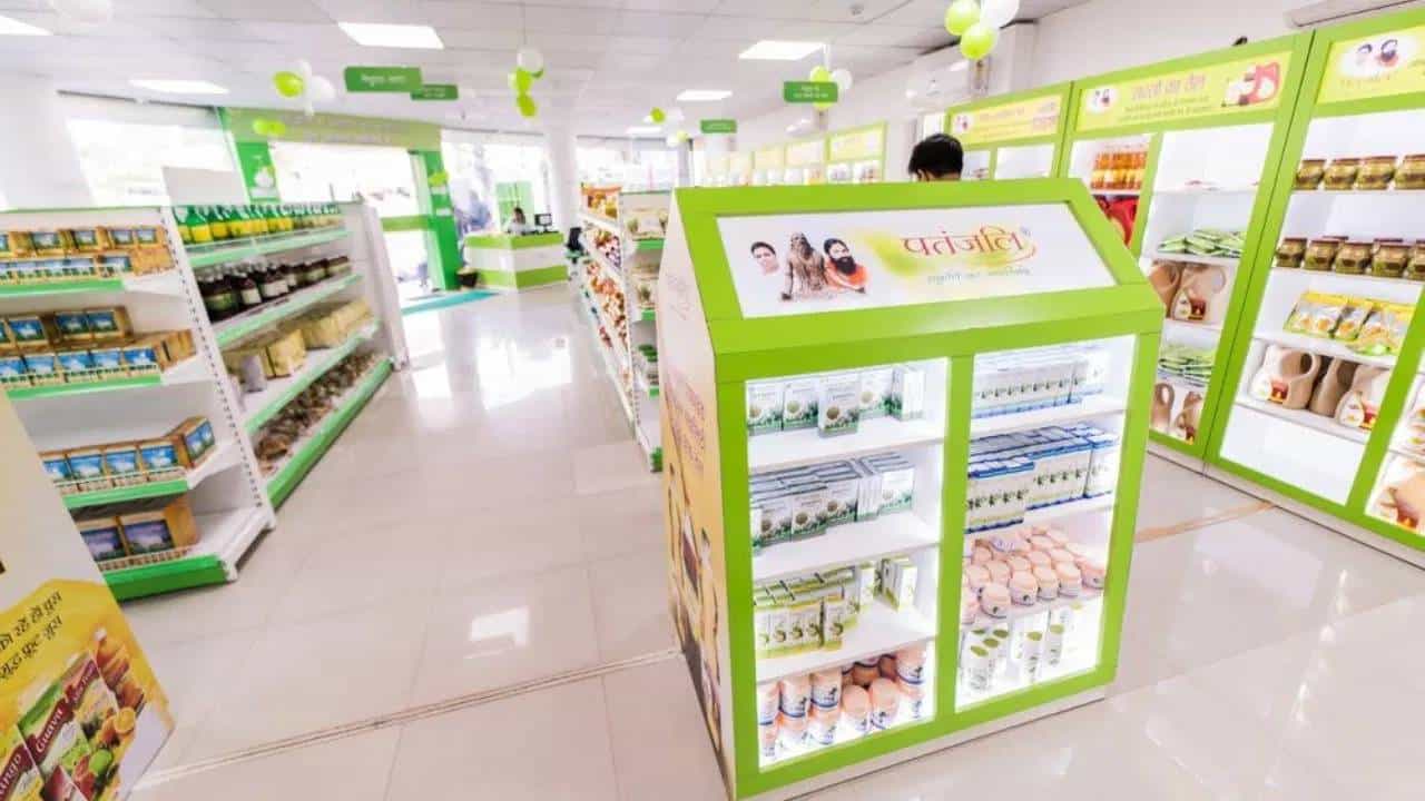 Patanjali: ಎಫ್ಎಂಸಿಜಿ ಸೆಕ್ಟರ್ನಲ್ಲಿ ಸಂಚಲನ ಸೃಷ್ಟಿಸಿದ ಪತಂಜಲಿ ಫುಡ್ಸ್; ಇದೆಷ್ಟು ದೊಡ್ಡ ಗಾತ್ರದ ಕಂಪನಿ ನೋಡಿ... Patanjali: ಎಫ್ಎಂಸಿಜಿ ಸೆಕ್ಟರ್ನಲ್ಲಿ ಸಂಚಲನ ಸೃಷ್ಟಿಸಿದ ಪತಂಜಲಿ ಫುಡ್ಸ್; ಇದೆಷ್ಟು ದೊಡ್ಡ ಗಾತ್ರದ ಕಂಪನಿ ನೋಡಿ...