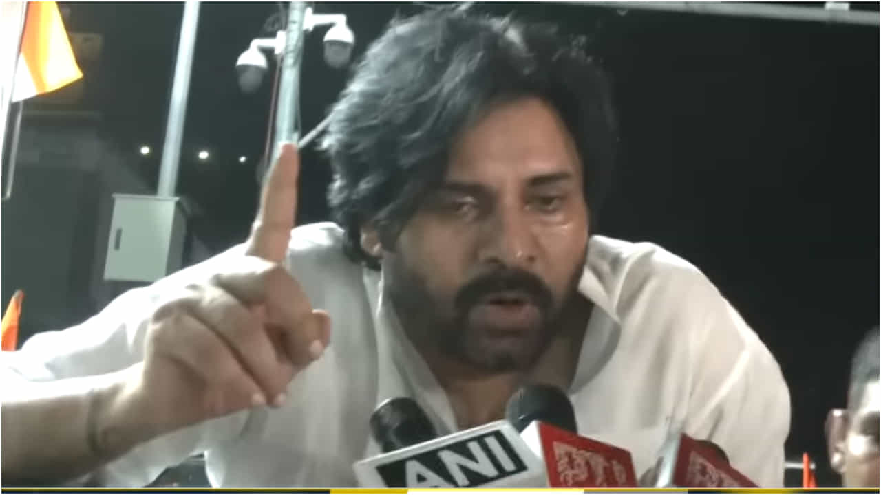 ಬಾಲಿವುಡ್ ಹೀರೋಗಳಿಂದ ದೇಶಭಕ್ತಿ ನಿರೀಕ್ಷಿಸಬೇಡಿ: ಗರಂ ಆದ ಪವನ್ ಕಲ್ಯಾಣ್