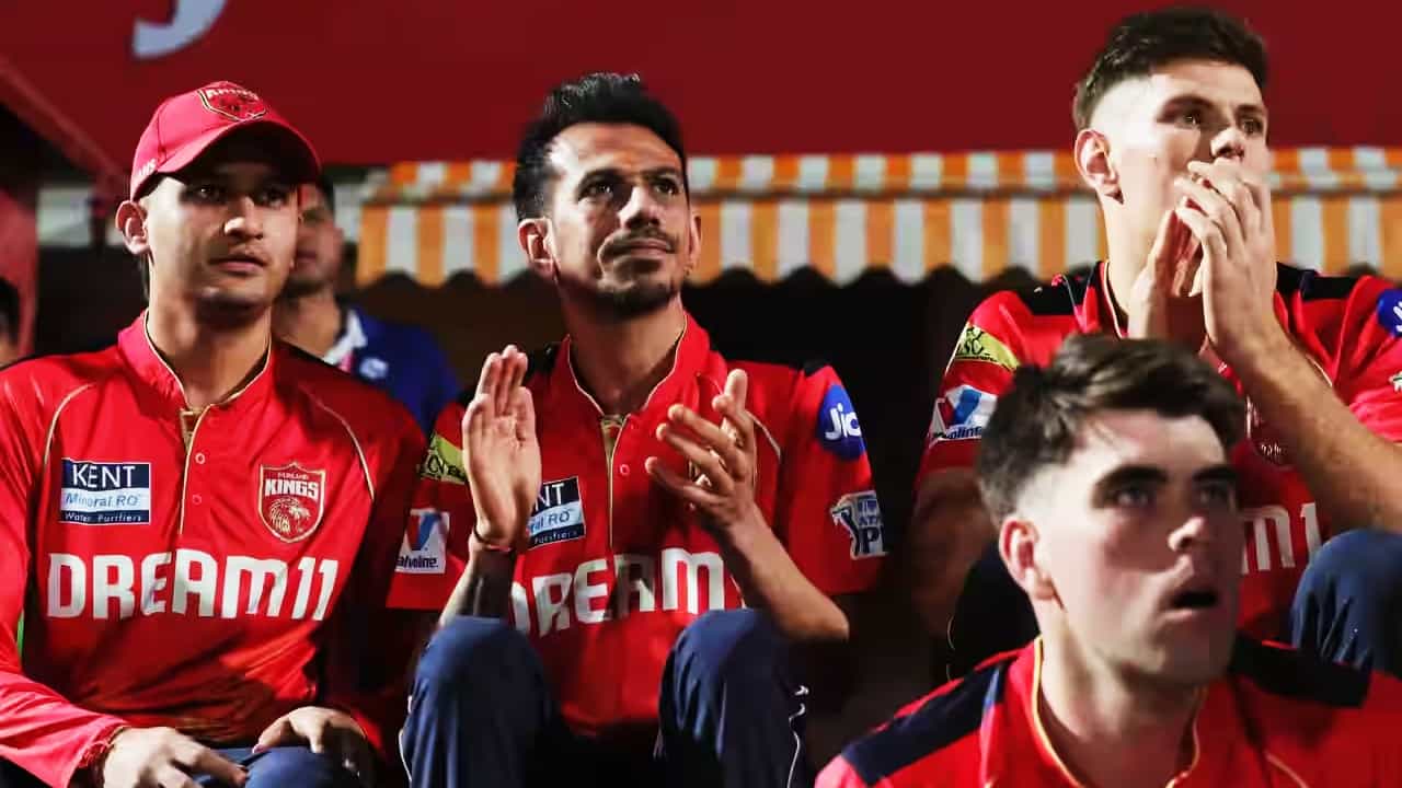 IPL 2025: ಈ ಬಾರಿಯ ಐಪಿಎಲ್ನಲ್ಲಿ ಪಂಜಾಬ್ ಕಿಂಗ್ಸ್ (Punjab Kings) ತಂಡ ಅತ್ಯುತ್ತಮ ಪ್ರದರ್ಶನ ನೀಡುತ್ತಿದೆ. ಈವರೆಗೆ ಆಡಿದ 11 ಪಂದ್ಯಗಳಲ್ಲಿ 7 ಜಯ ಹಾಗೂ ಒಂದು ಡ್ರಾನೊಂದಿಗೆ ಪಂಜಾಬ್ ಕಿಂಗ್ಸ್ ತಂಡ ಒಟ್ಟು 15 ಅಂಕಗಳನ್ನು ಪಡೆದುಕೊಂಡಿದೆ. ಈ ಮೂಲಕ ಅಂಕ ಪಟ್ಟಿಯಲ್ಲಿ ದ್ವಿತೀಯ ಸ್ಥಾನಕ್ಕೇರುವಲ್ಲಿ ಯಶಸ್ವಿಯಾಗಿದೆ.