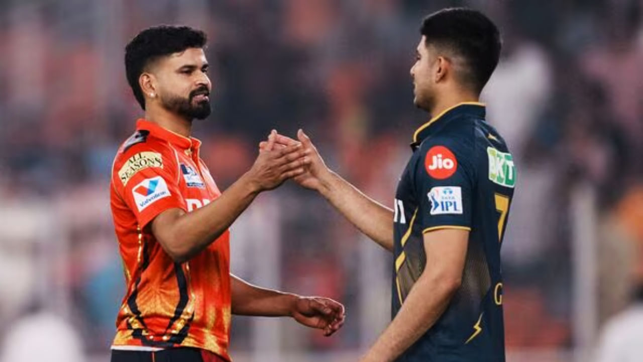 ಇದೇ ವೇಳೆ ಪಂಜಾಬ್ ಕಿಂಗ್ಸ್ ತಂಡವು ತನ್ನ ಮುಂದಿನ ಎರಡು ಪಂದ್ಯಗಳಲ್ಲಿ ಡೆಲ್ಲಿ ಕ್ಯಾಪಿಟಲ್ಸ್ ಹಾಗೂ ಮುಂಬೈ ಇಂಡಿಯನ್ಸ್ ತಂಡಗಳಿಗೆ ಸೋಲುಣಿಸಿದರೆ, ಒಟ್ಟು 21 ಅಂಕಗಳನ್ನು ಪಡೆಯಲಿದೆ. ಈ ಮೂಲಕ ಪಂಜಾಬ್ ಕಿಂಗ್ಸ್ ಹಾಗೂ ಗುಜರಾತ್ ಟೈಟಾನ್ಸ್ ತಂಡಗಳು ಅಂಕ ಪಟ್ಟಿಯಲ್ಲಿ ಮೊದಲೆರಡು ಸ್ಥಾನಗಳನ್ನು ಅಲಂಕರಿಸಬಹುದು.
