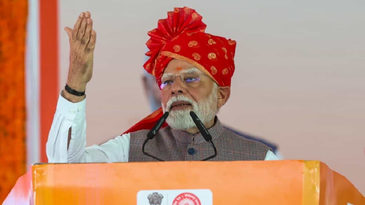 ಪ್ರಧಾನಿ ಮೋದಿ ಬಗ್ಗೆ ವಿವಾದಾತ್ಮಕ ಪೋಸ್ಟ್; ಬಾಗಲಕೋಟೆಯ ಯುವಕನ ಬಂಧನ ಪ್ರಧಾನಿ ಮೋದಿ ಬಗ್ಗೆ ವಿವಾದಾತ್ಮಕ ಪೋಸ್ಟ್; ಬಾಗಲಕೋಟೆಯ ಯುವಕನ ಬಂಧನ