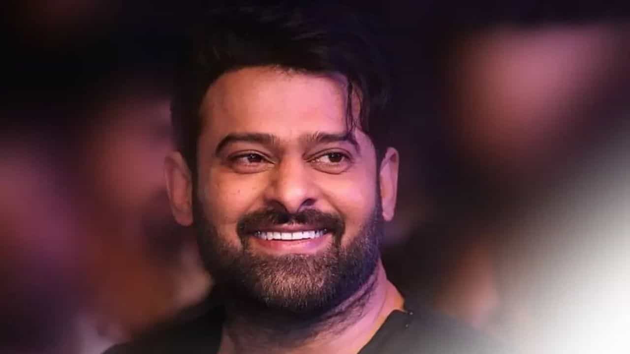 ಪ್ರಭಾಸ್ಗೆ 200 ಕೋಟಿ ರೂಪಾಯಿ ಸಂಭಾವನೆ ನೀಡಲು ರೆಡಿ ಇದ್ದಾರೆ ನಿರ್ಮಾಪಕರು ಪ್ರಭಾಸ್ಗೆ 200 ಕೋಟಿ ರೂಪಾಯಿ ಸಂಭಾವನೆ ನೀಡಲು ರೆಡಿ ಇದ್ದಾರೆ ನಿರ್ಮಾಪಕರು