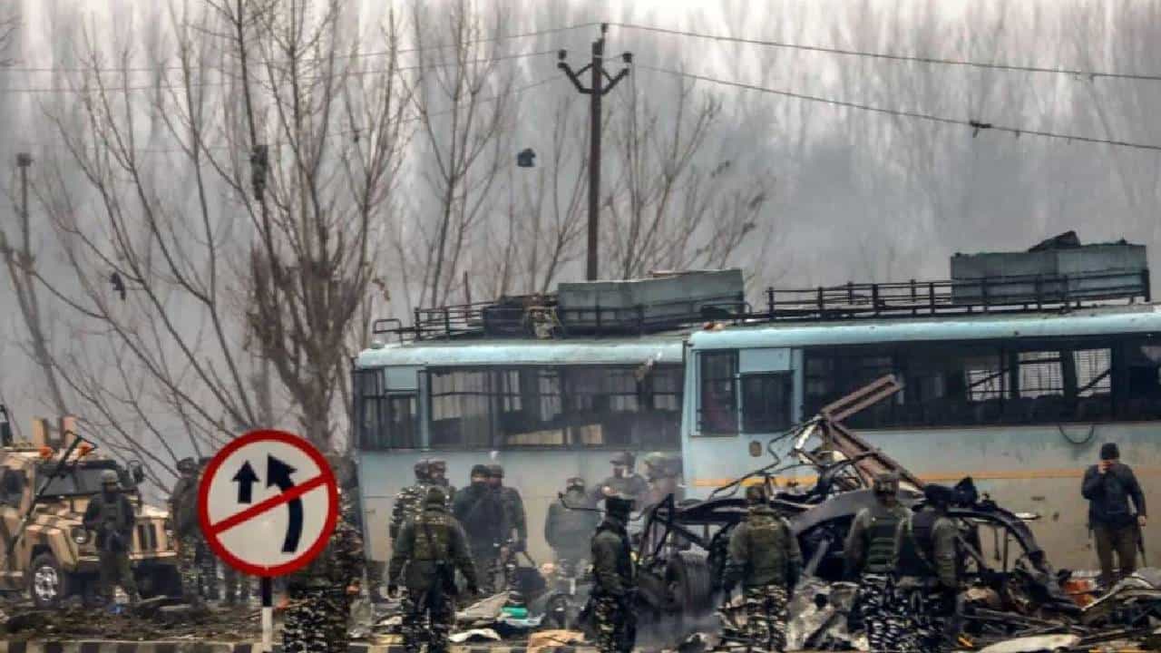 Pulwama Attack: ಪುಲ್ವಾಮಾದಲ್ಲಿ ದಾಳಿ ಮಾಡಿದ್ದು ನಾವೇ ಎಂದು ಒಪ್ಪಿಕೊಂಡ ಪಾಕಿಸ್ತಾನ Pulwama Attack: ಪುಲ್ವಾಮಾದಲ್ಲಿ ದಾಳಿ ಮಾಡಿದ್ದು ನಾವೇ ಎಂದು ಒಪ್ಪಿಕೊಂಡ ಪಾಕಿಸ್ತಾನ