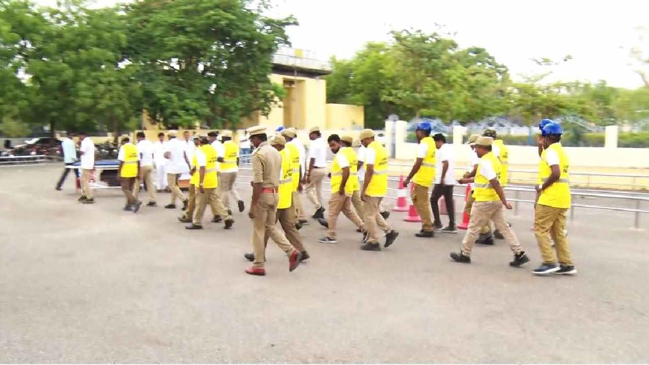 ರೈಲ್ವೆ ಇಲಾಖೆ ರಾಯಚೂರು ಸೇರಿ ಕಾಚಗೂಡು,ಔರಂಗಾಬಾದ್​ನಲ್ಲೂ ಇದೇ ಮಾದರಿಯಲ್ಲಿ ಮಾಕ್ ಡ್ರಿಲ್ ಮಾಡಲಾಯ್ತು. 