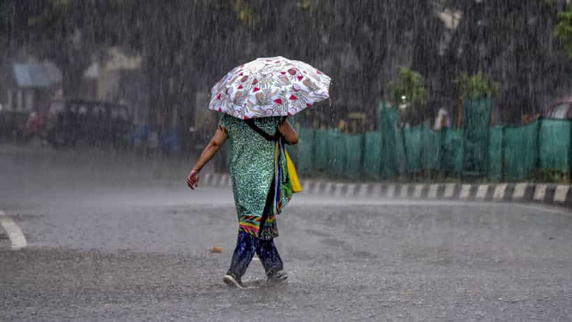 Karnataka Rains:ಕರ್ನಾಟಕದಾದ್ಯಂತ ಮೇ 6ರಿಂದ ಭಾರಿ ಮಳೆ , ಬೆಂಗಳೂರು ಸೇರಿ 12 ಜಿಲ್ಲೆಗಳಿಗೆ ಆರೆಂಜ್ ಅಲರ್ಟ್