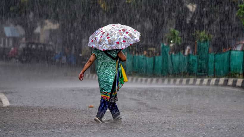 Karnataka Rains: ಬೆಂಗಳೂರಲ್ಲಿ ಮೇ 17ರಿಂದ ಭಾರಿ ಮಳೆ, ಕರ್ನಾಟಕದ 23 ಜಿಲ್ಲೆಗಳಿಗೆ ಯೆಲ್ಲೋ ಅಲರ್ಟ್