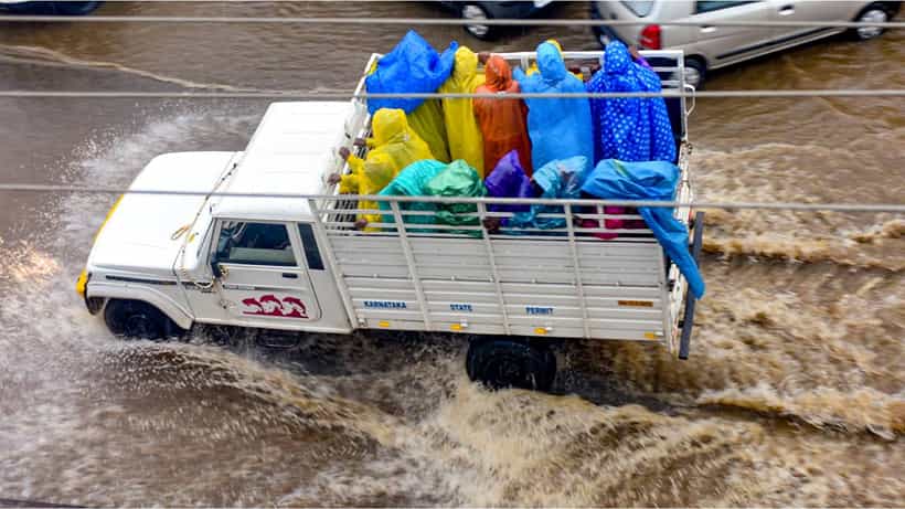 Karnataka Rains: ಬೆಂಗಳೂರು ಸೇರಿ ಕರ್ನಾಟಕದ 18 ಜಿಲ್ಲೆಗಳಲ್ಲಿ ಹುಚ್ಚು ಮಳೆ, ಆರೆಂಜ್ ಅಲರ್ಟ್