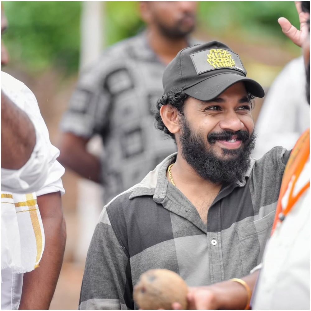ರಾಕೇಶ್ ಅವರಿಗೆ ಈಗ ಕೇವಲ 33 ವರ್ಷ ವಯಸ್ಸಾಗಿತ್ತು. ರಾಕೇಶ್ ಅವರು ಈಗ ಅಮ್ಮ ಮತ್ತು ತಂಗಿಯನ್ನು ಅಗಲಿದ್ದಾರೆ. ಇಡೀ ಮನೆಯ ಜವಾಬ್ದಾರಿ ಅವರ ಬಳಿಯೇ ಇತ್ತು. ಆದರೆ, ಈಗ ಅವರೇ ಇಲ್ಲದಂತೆ ಆಗಿದೆ. ಇದು ನಿಜಕ್ಕೂ ಶಾಕಿಂಗ್ ಸುದ್ದಿ.