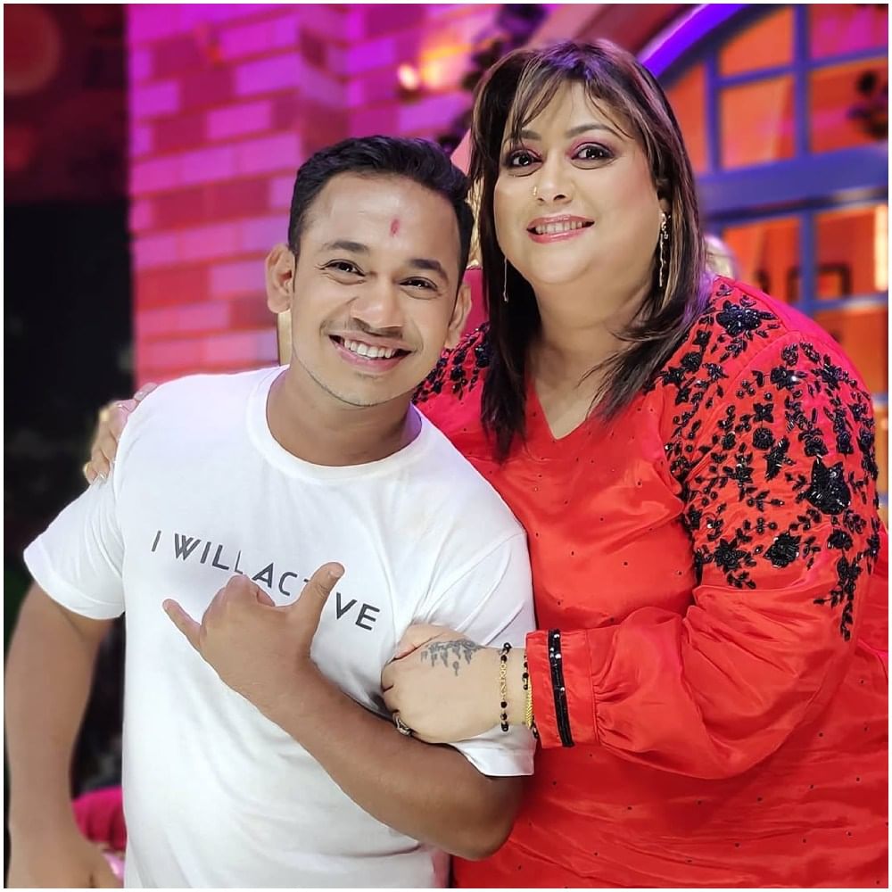 ರಾಕೇಶ್ ನಿಧನಕ್ಕೆ ರಕ್ಷಿತಾ ಪ್ರೇಮ್ ಕಂಬನಿ ಮಿಡಿದಿದ್ದಾರೆ. ‘ರಾಕೇಶ್ ಬಳಿ ಇನ್ಯಾವಗಲೂ ಮಾತನಾಡಲು ಸಾಧ್ಯವಿಲ್ಲ ಎಂಬುದನ್ನು ಒಪ್ಪಿಕೊಳ್ಳಲಾಗುತ್ತಿಲ್ಲ. ಕಾಮಿಡಿ ಕಿಲಾಡಿಗಳು ನನ್ನ ಹೃದಯಕ್ಕೆ ಹತ್ತಿರವಾದ ಶೋ. ಈ ಶೋನ ಸ್ಪರ್ಧಿ ರಾಕೇಶ್ ಒಳ್ಳೆಯ ವ್ಯಕ್ತಿ ಆಗಿ ಕಾಣಿಸಿದ್ದರು’ ಎಂದಿದ್ದಾರೆ ಅವರು.