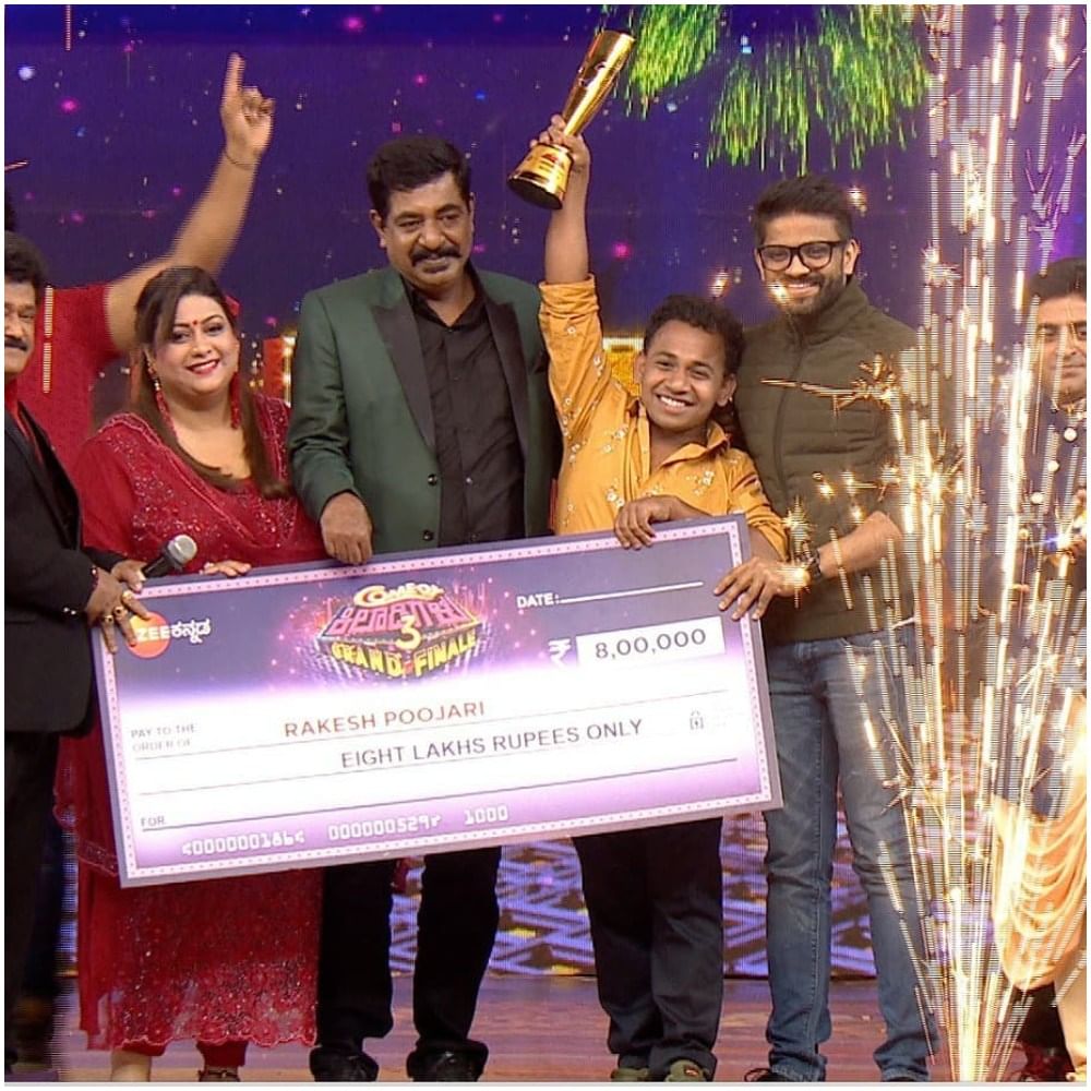 ‘ರಾಕೇಶ್ ಯಾವಾಗಲೂ ನಮ್ಮ ಹೃದಯದಲ್ಲಿ ಇರುತ್ತಾರೆ. ನಿಮ್ಮನ್ನು ಹಾಗೂ ನಿಮ್ಮ ನಗುವನ್ನು ನಾವು ಯಾವಾಗಲೂ ಮಿಸ್ ಮಾಡಿಕೊಳ್ಳುತ್ತೇವೆ’ ಎಂದು ಅವರು ಬರೆದುಕೊಂಡಿದ್ದಾರೆ. ರಕ್ಷಿತಾ ಅವರು ಮಾಡಿರೋ ಪೋಸ್ಟ್ ವೈರಲ್ ಆಗಿದೆ.