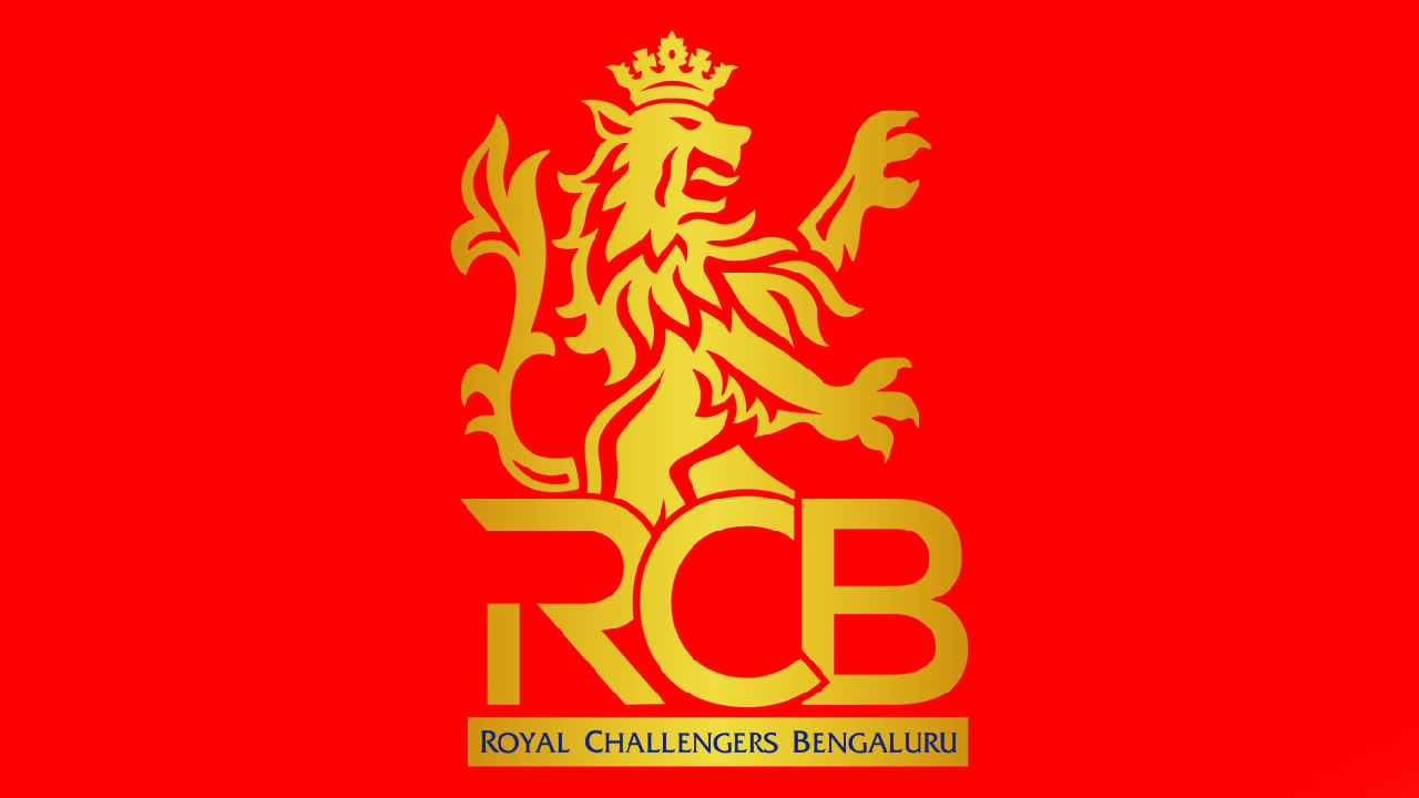 ರಾಯಲ್ ಚಾಲೆಂಜರ್ಸ್ ಬೆಂಗಳೂರು: ಆರ್ಸಿಬಿ ತಂಡವು ಈ ಬಾರಿಯ ಐಪಿಎಲ್ನಲ್ಲಿ ಭರ್ಜರಿ ಪ್ರದರ್ಶನ ನೀಡುತ್ತಿದೆ. ಈಗಾಗಲೇ 10 ಪಂದ್ಯಗಳಲ್ಲಿ 7 ಗೆಲುವು ದಾಖಲಿಸಿರುವ ರಾಯಲ್ ಪಡೆ ಅಂಕ ಪಟ್ಟಿಯಲ್ಲಿ ಮೊದಲ ಸ್ಥಾನದಲ್ಲಿದೆ. ಹೀಗಾಗಿ ಈ ಬಾರಿಯ ಪ್ಲೇಆಫ್ನಲ್ಲಿ ಆರ್ಸಿಬಿ ತಂಡ ಕೂಡ ಕಾಣಿಸಿಕೊಳ್ಳುವುದು ಖಚಿತ ಎಂದಿದ್ದಾರೆ ಅಂಬಾಟಿ ರಾಯುಡು.