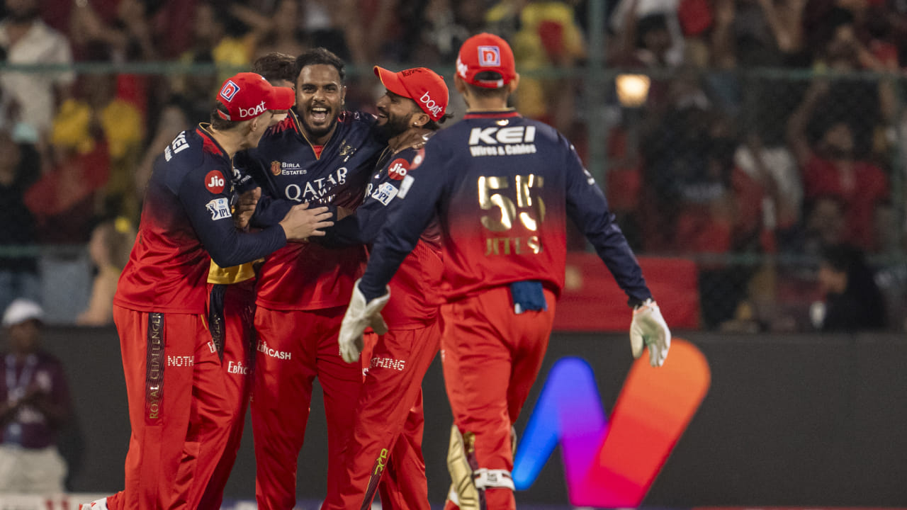 IPL 2025: ಸಿಎಸ್ಕೆ ವಿರುದ್ಧ 2 ರನ್ಗಳ ರೋಚಕ ಜಯ ಸಾಧಿಸಿದ ಆರ್ಸಿಬಿ IPL 2025: ಸಿಎಸ್ಕೆ ವಿರುದ್ಧ 2 ರನ್ಗಳ ರೋಚಕ ಜಯ ಸಾಧಿಸಿದ ಆರ್ಸಿಬಿ